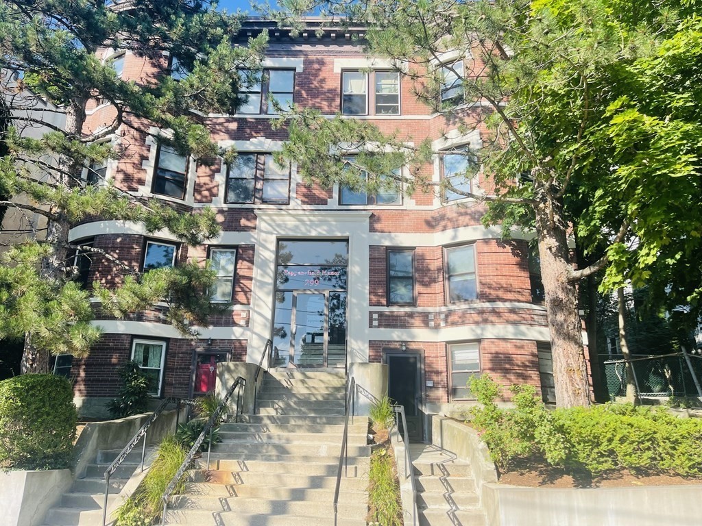 299 Tappan St # 2