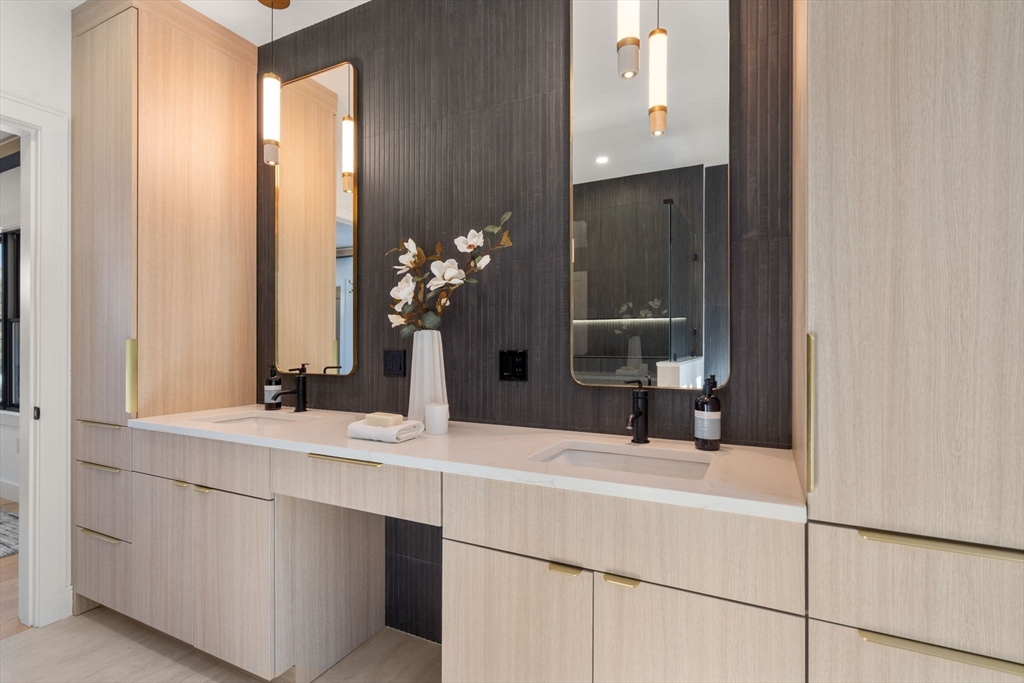 180 Hunnewell Ave # 180