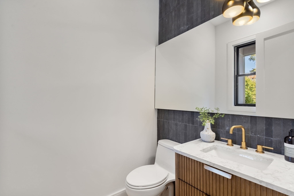 180 Hunnewell Ave # 180