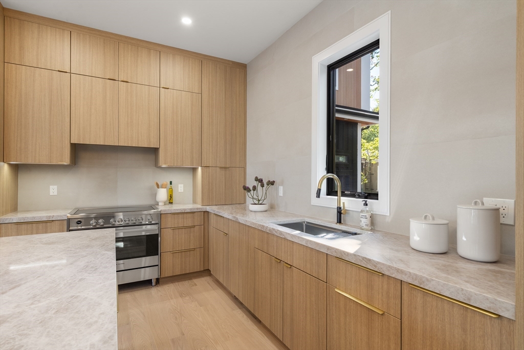 180 Hunnewell Ave # A