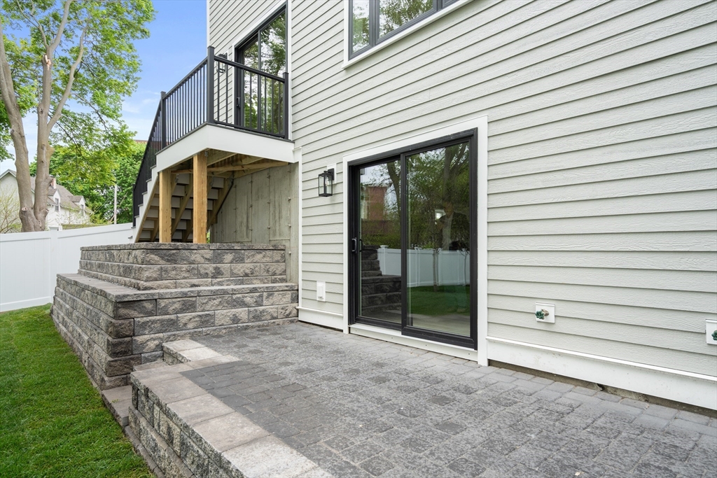 71 Mystic St