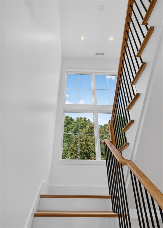 9 Morseland Ave