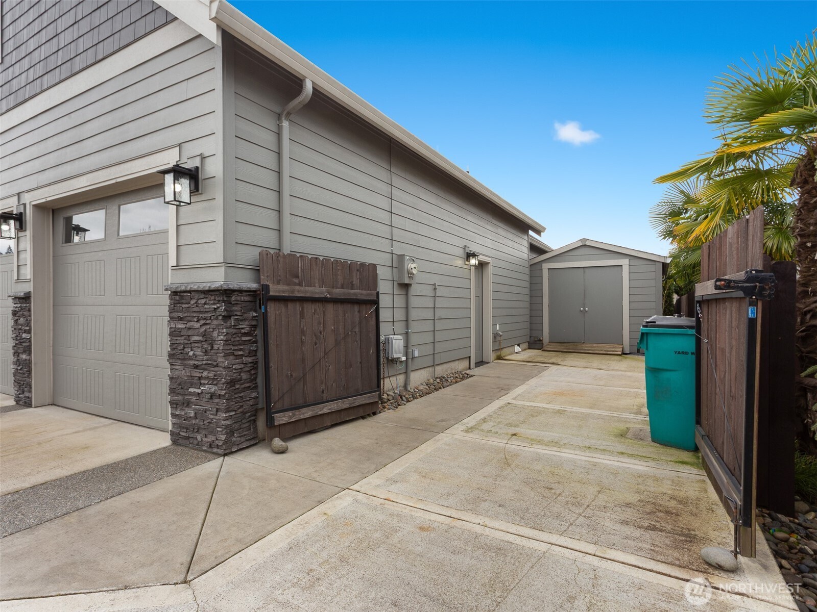 5707 NE 131st Street