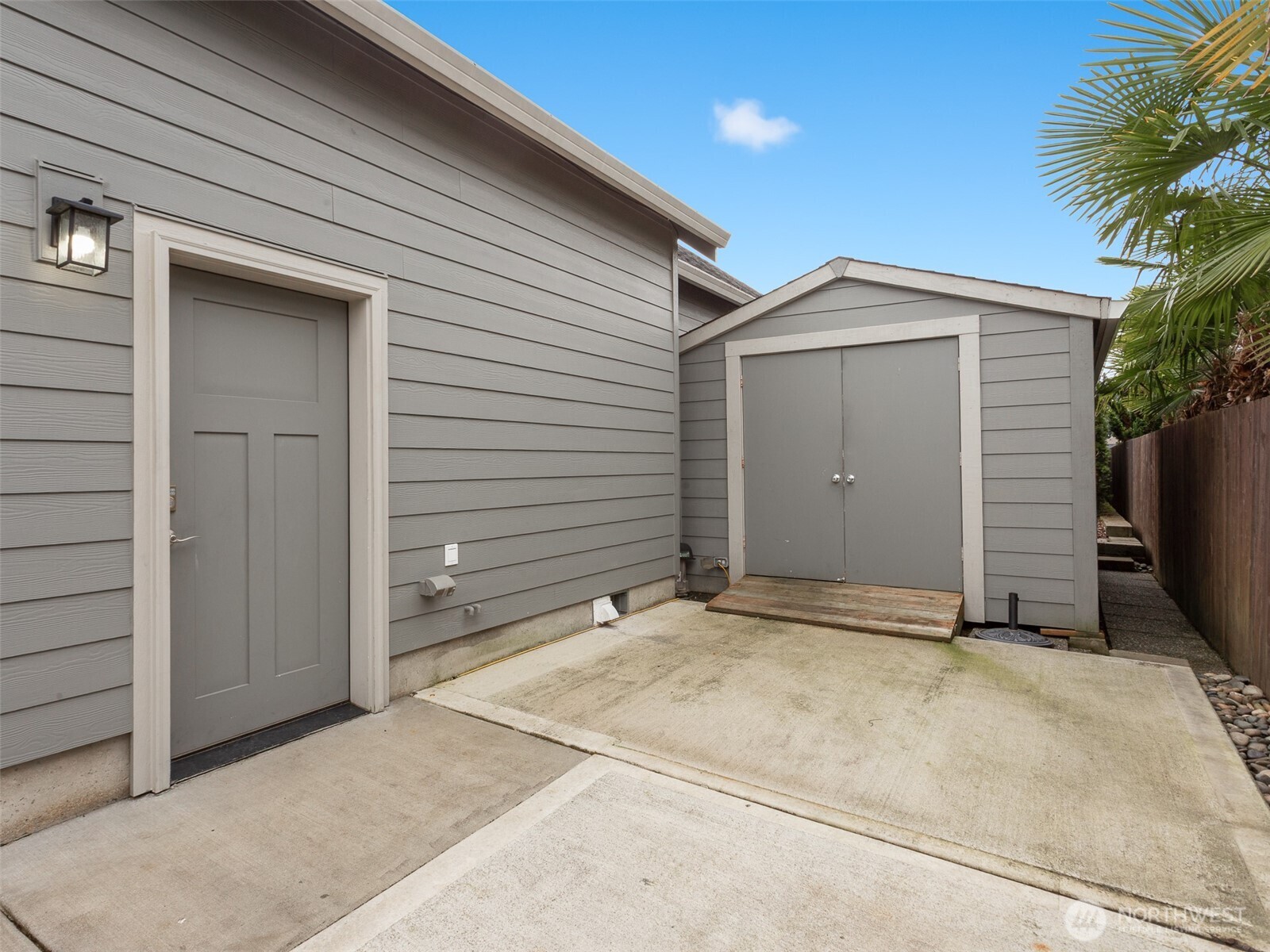 5707 NE 131st Street