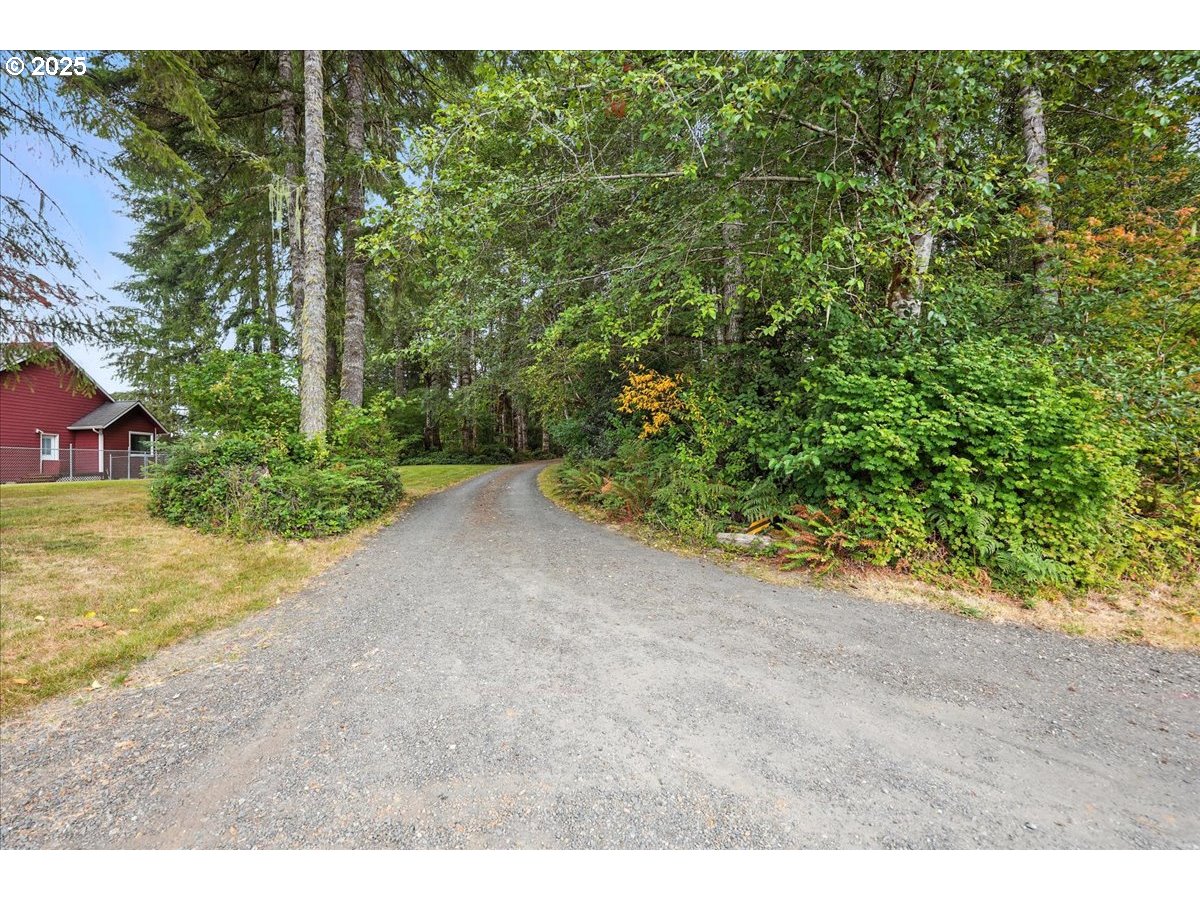 1550 SLIDE CREEK RD