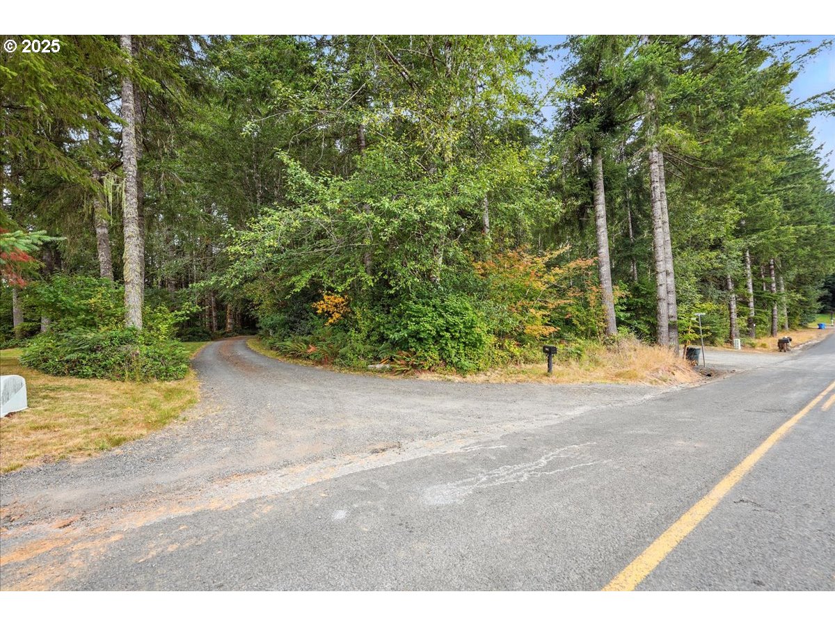 1550 SLIDE CREEK RD