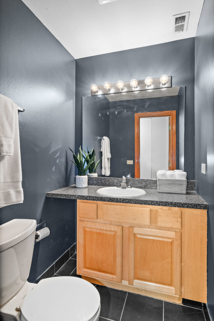 5950 Oakwood Drive Unit: 4B