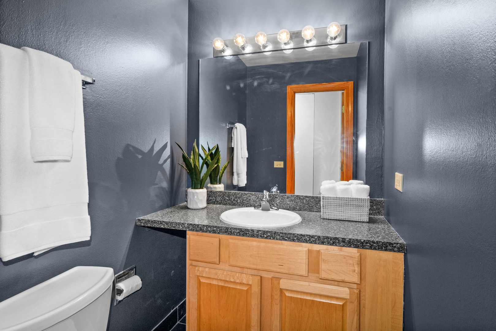 5950 Oakwood Drive Unit: 4B