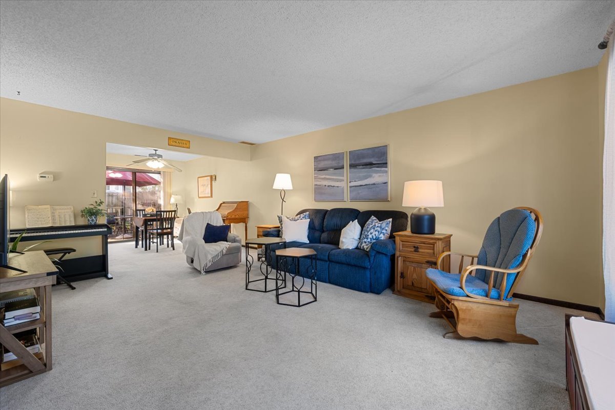 2505 Iris Lane