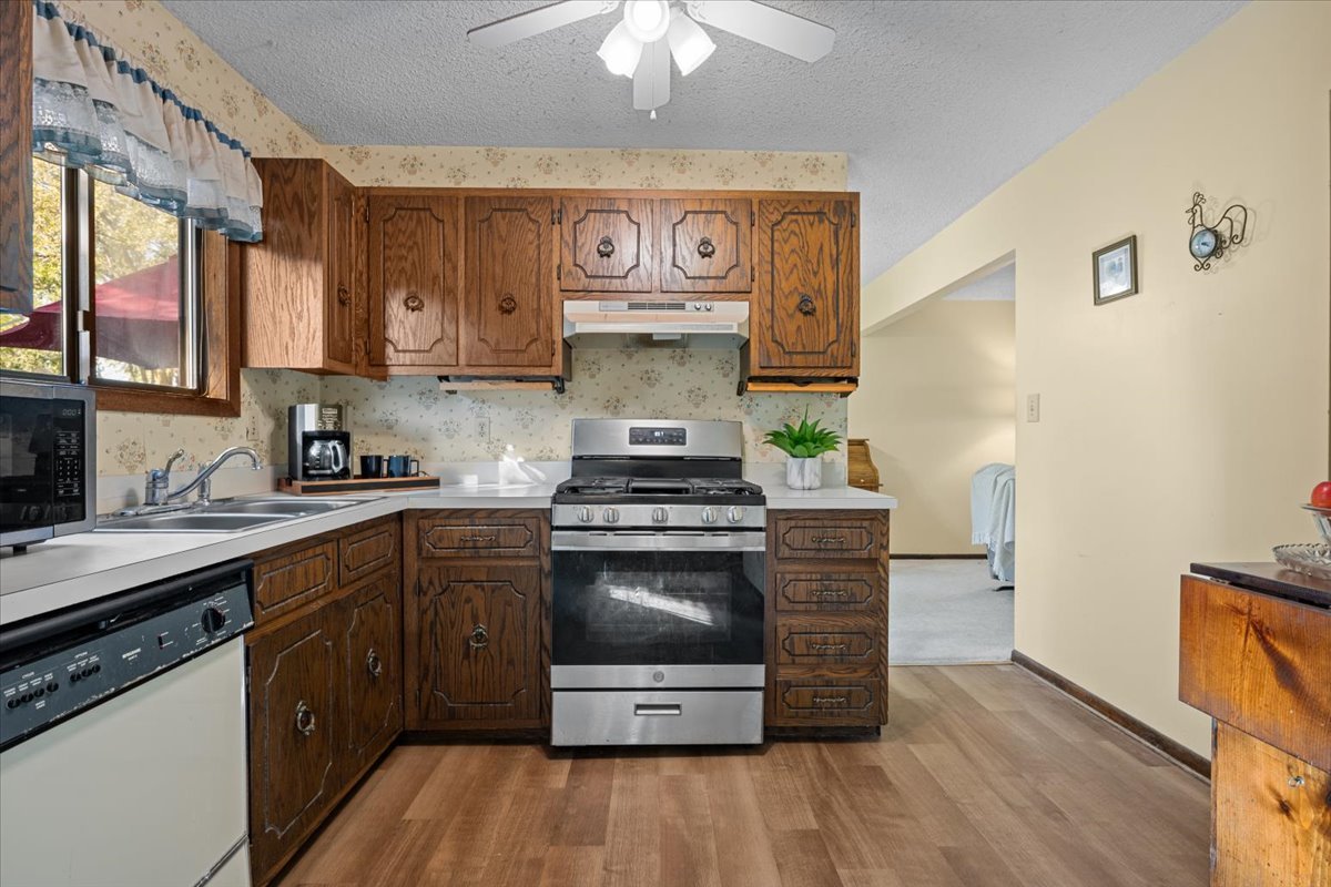 2505 Iris Lane
