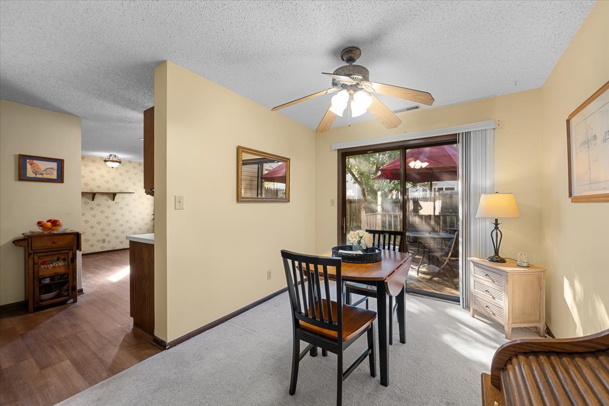 2505 Iris Lane