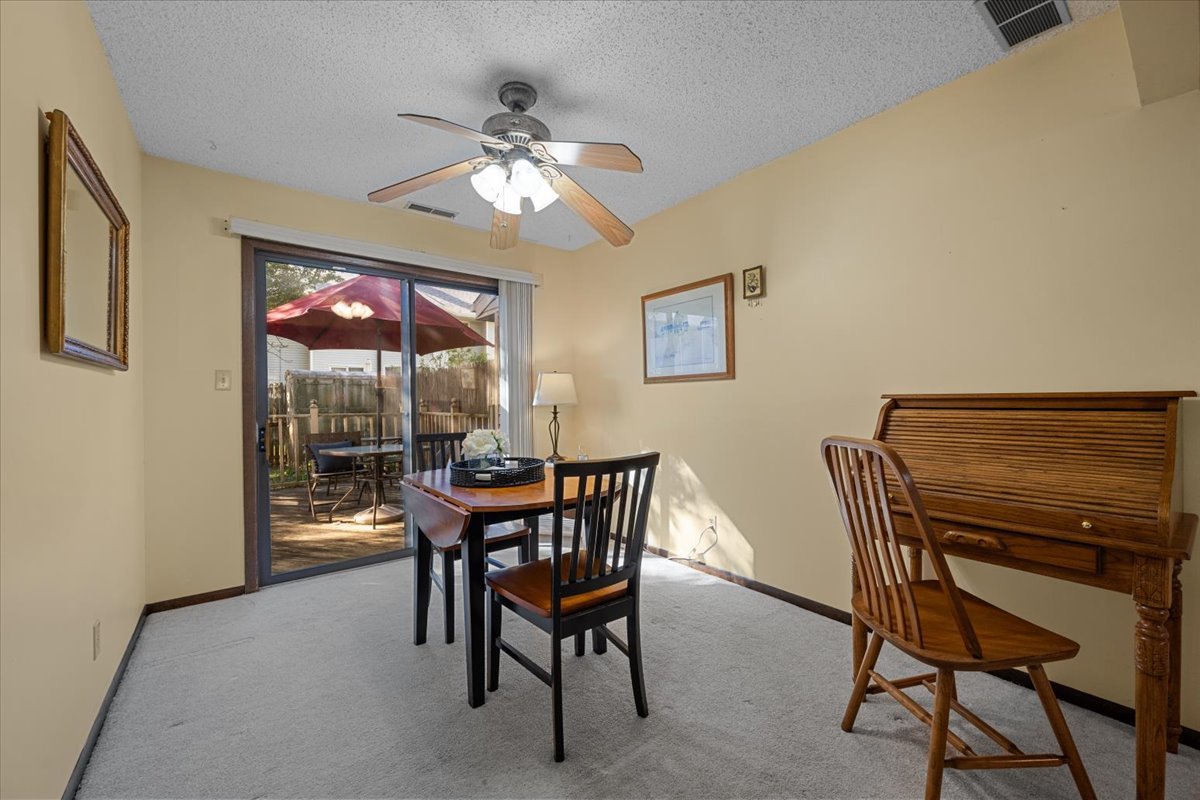 2505 Iris Lane