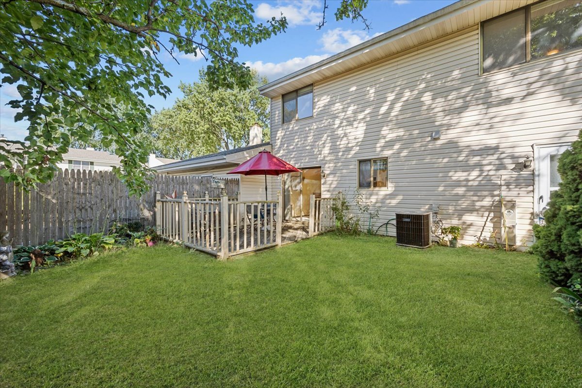 2505 Iris Lane