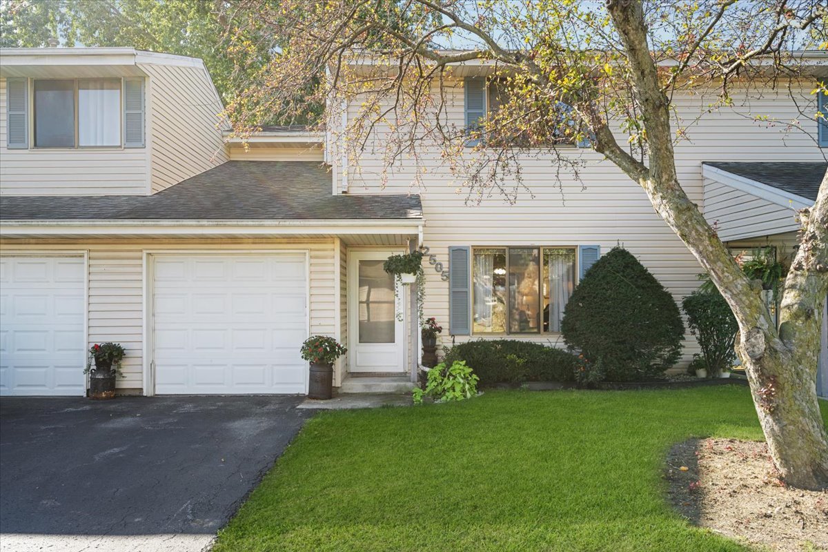 2505 Iris Lane