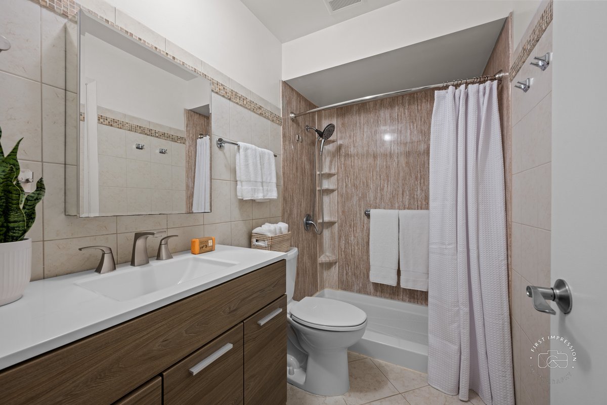 29W440 Emerald Green Drive Unit: 25-F