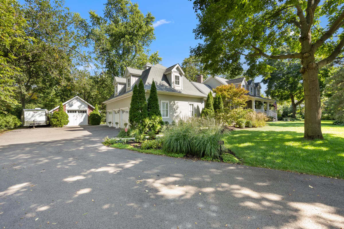 7s561 Green Acres Drive