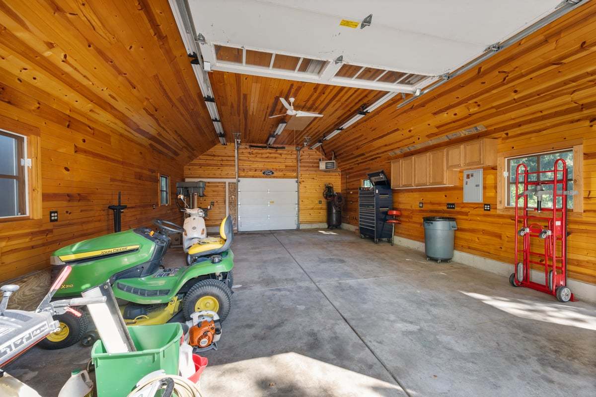 7s561 Green Acres Drive