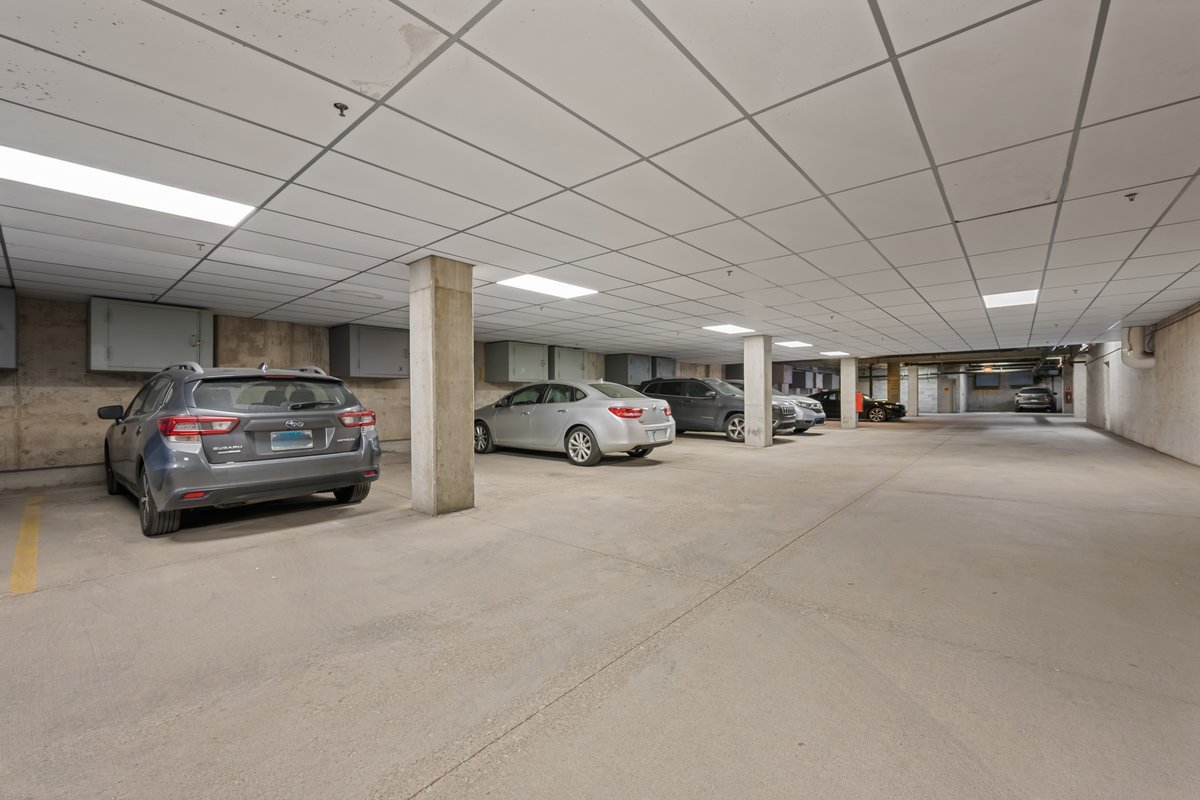 1500 W Monroe Street Unit: 409