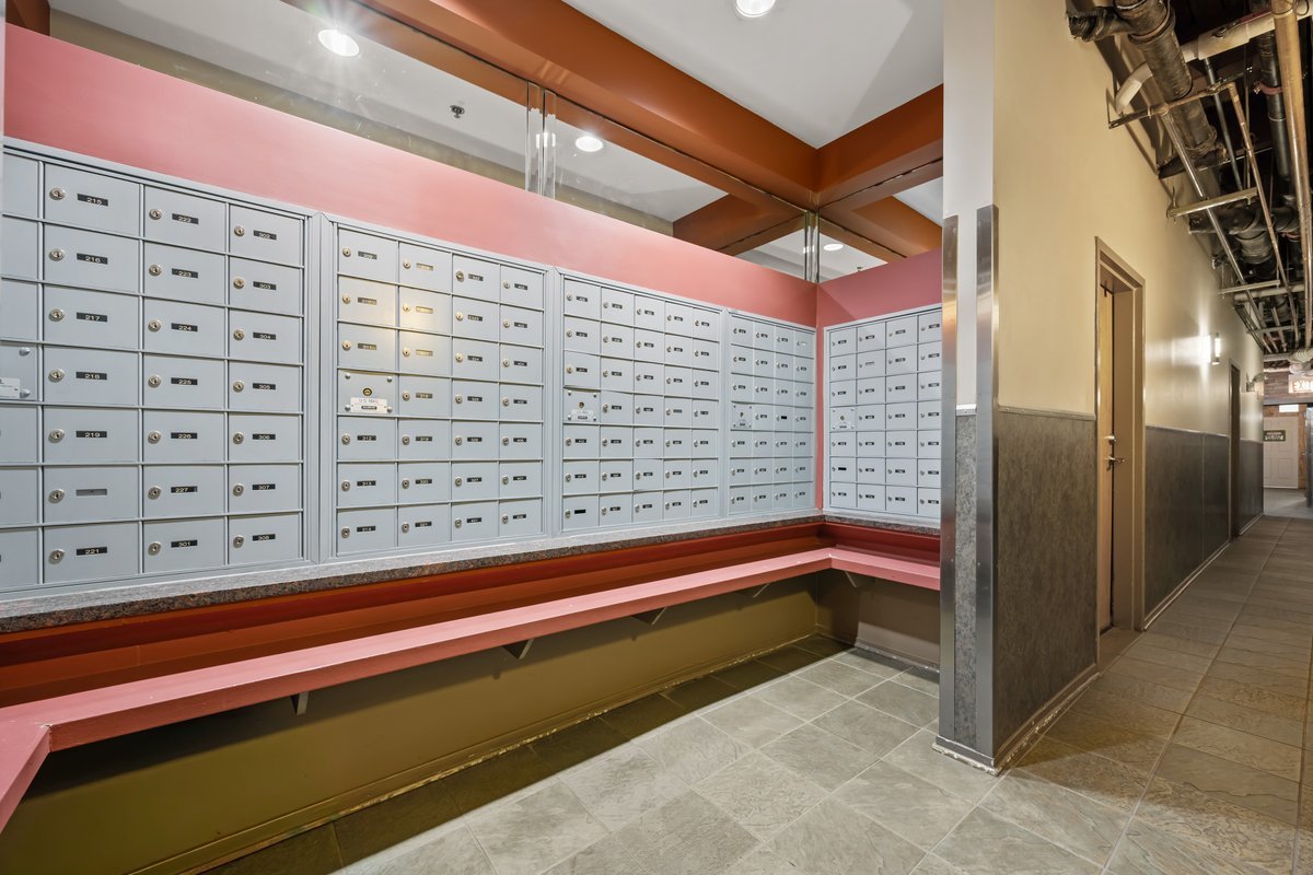 1500 W Monroe Street Unit: 409