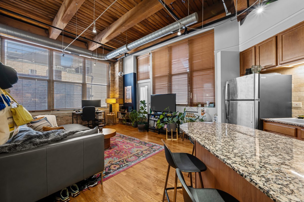 1500 W Monroe Street Unit: 409