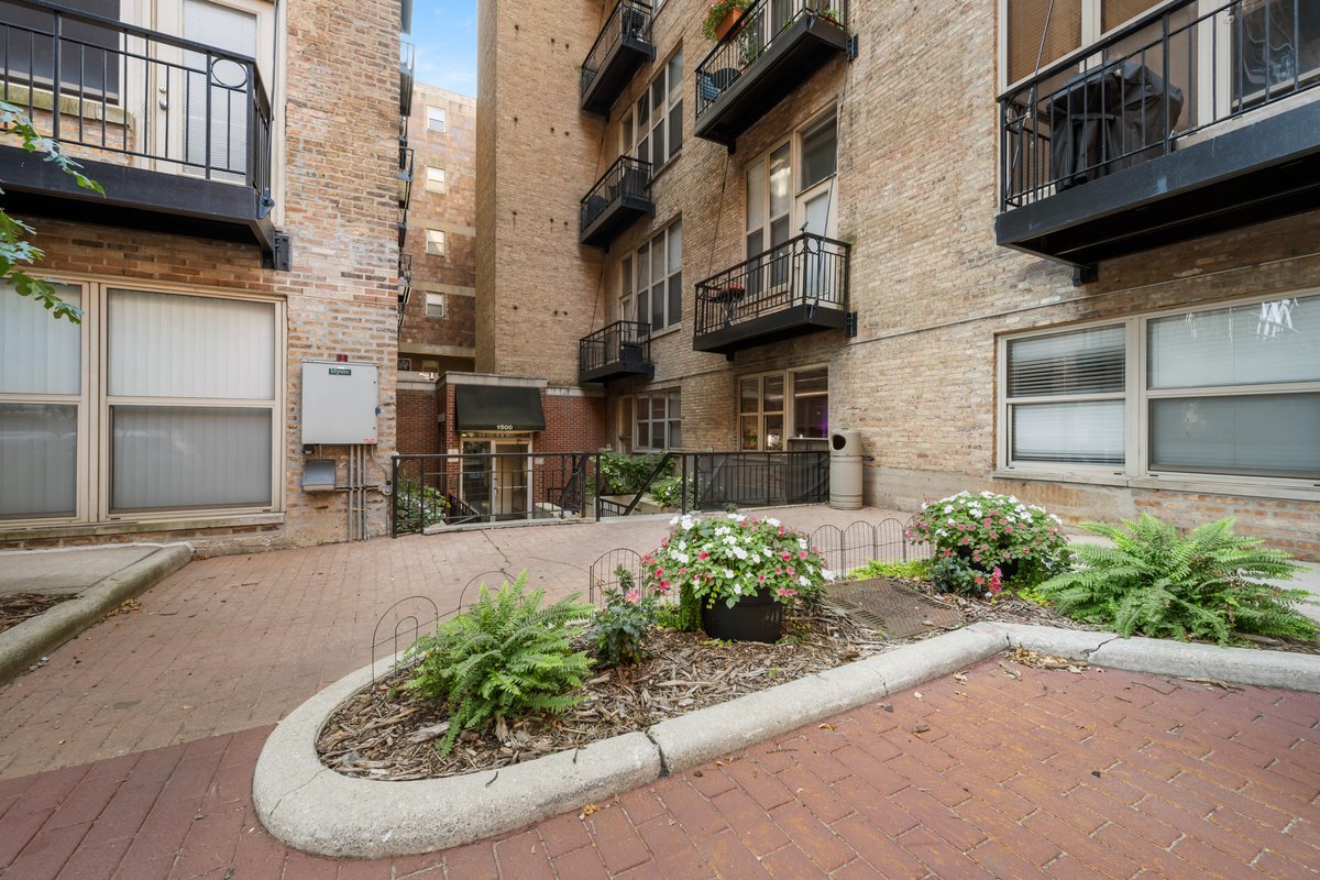 1500 W Monroe Street Unit: 409