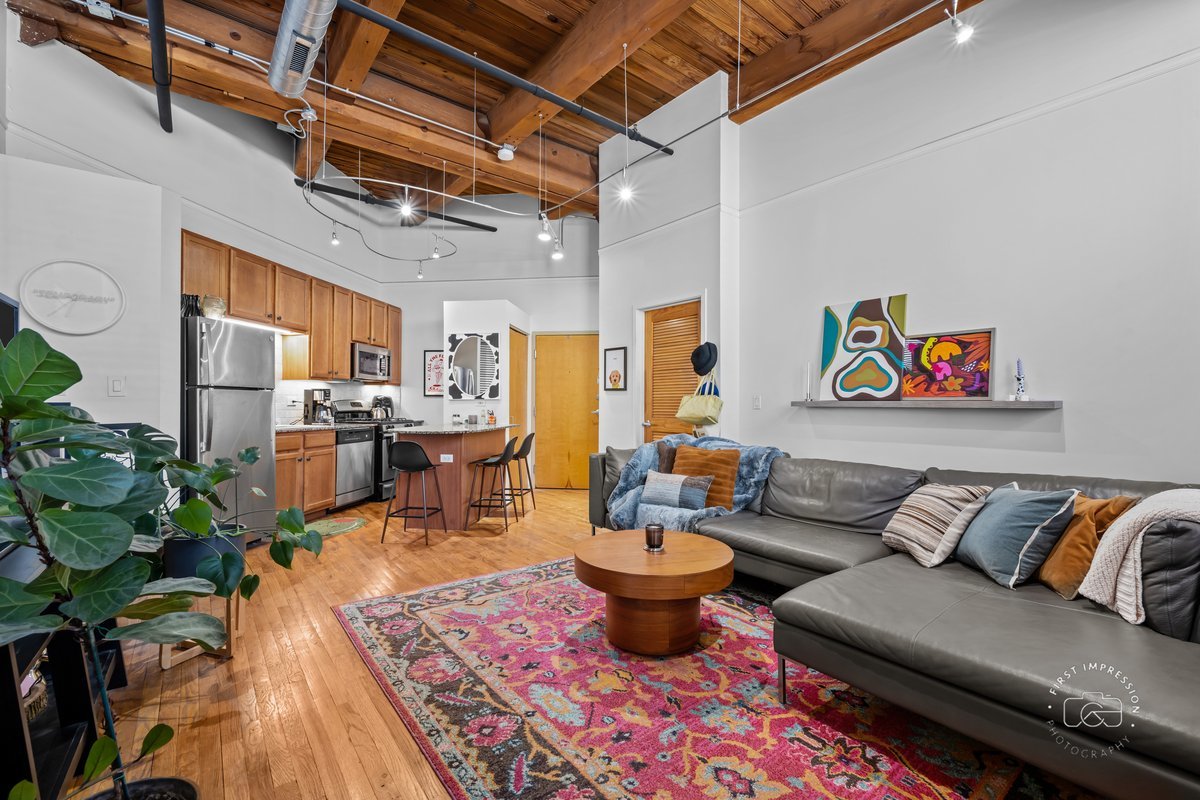 1500 W Monroe Street Unit: 409