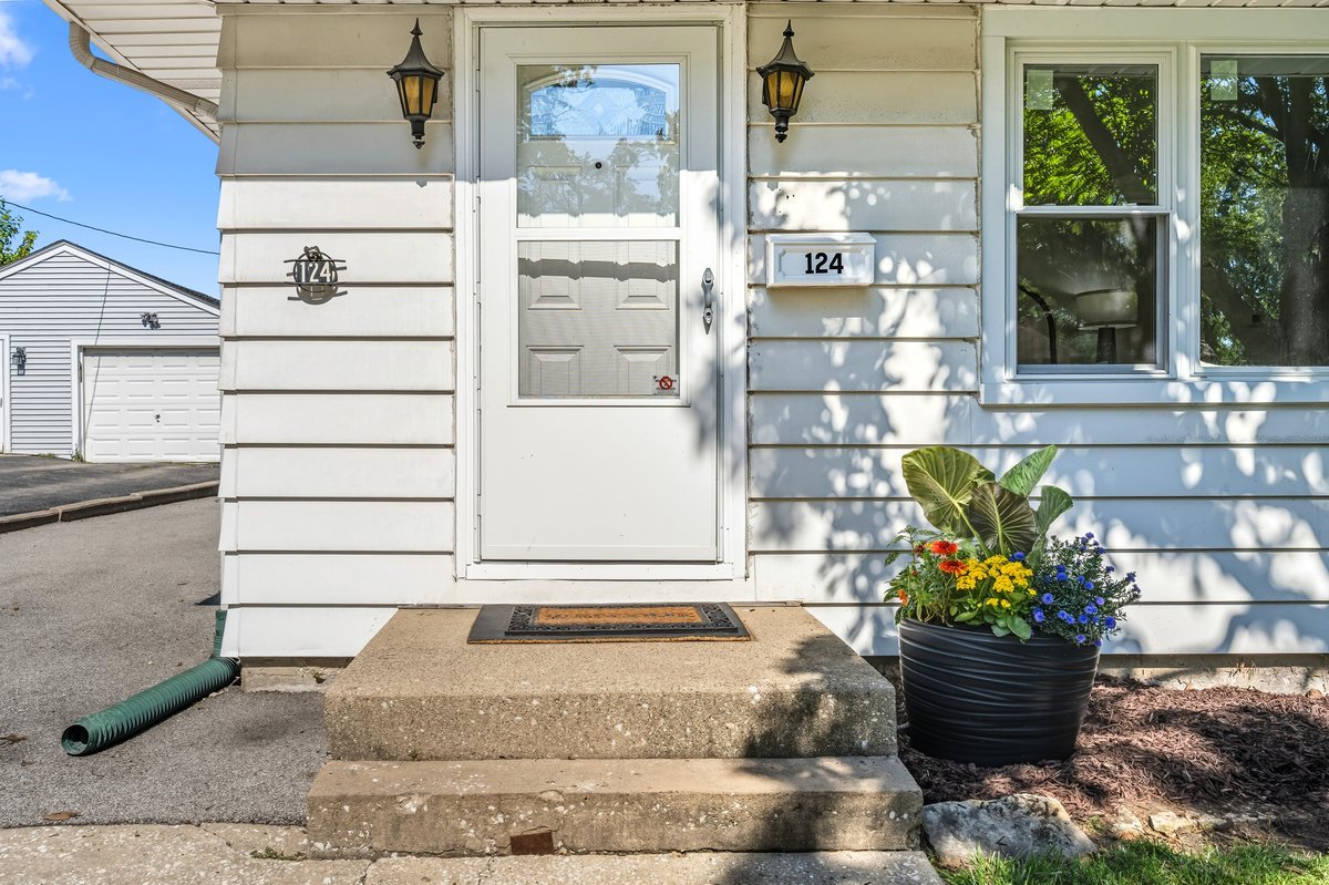 124 W Sunset Avenue
