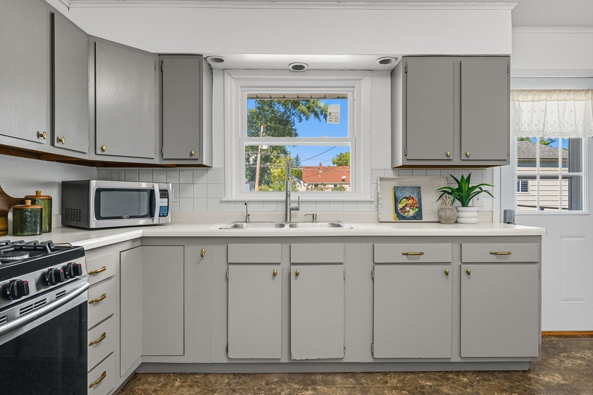 124 W Sunset Avenue