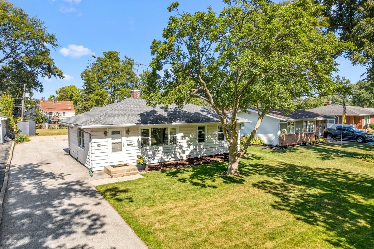 124 W Sunset Avenue