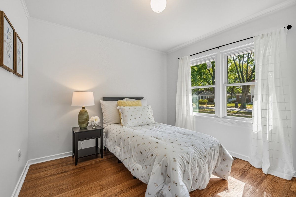 124 W Sunset Avenue