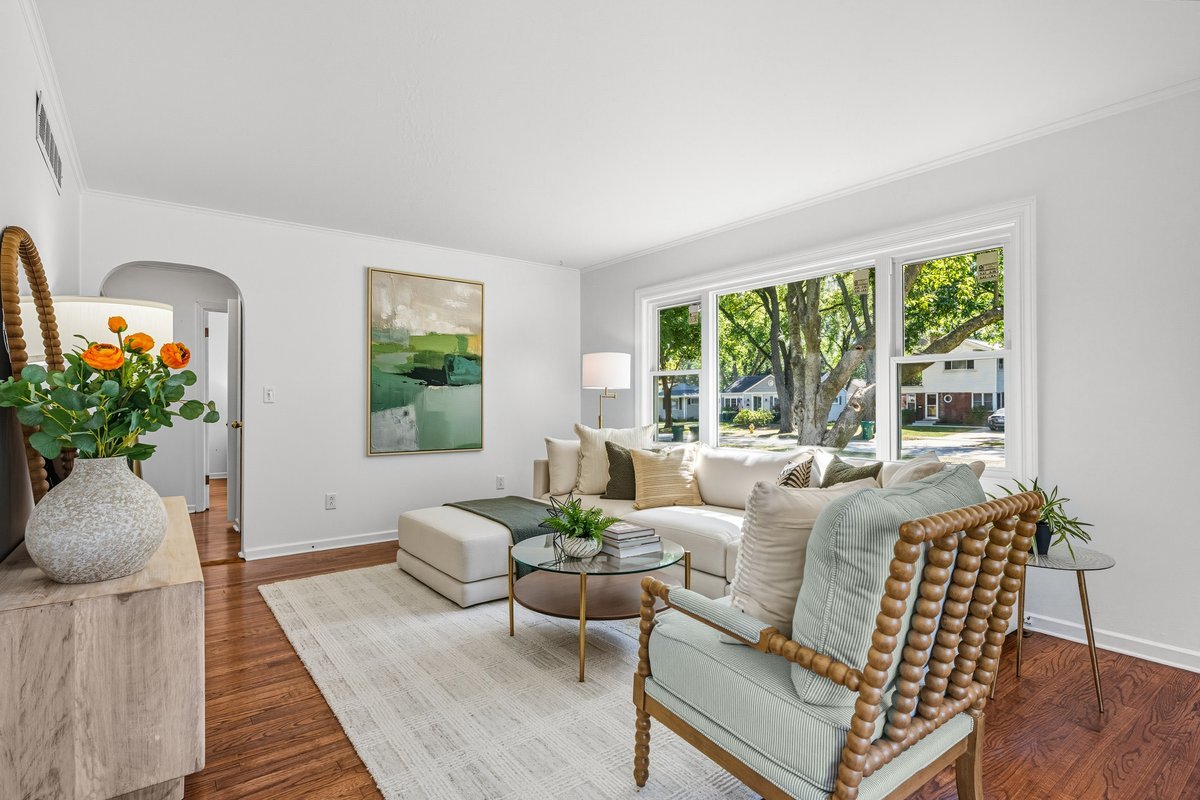 124 W Sunset Avenue