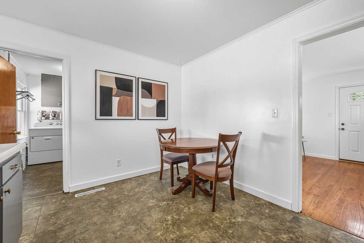 124 W Sunset Avenue