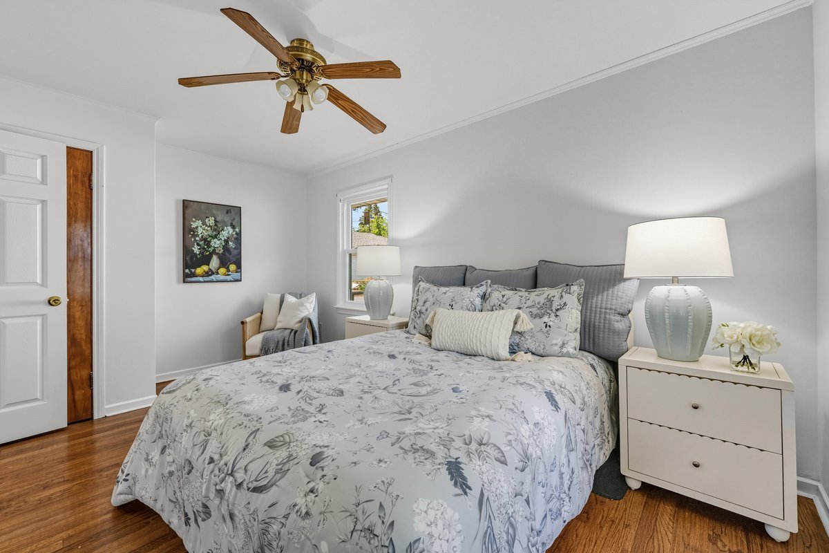 124 W Sunset Avenue