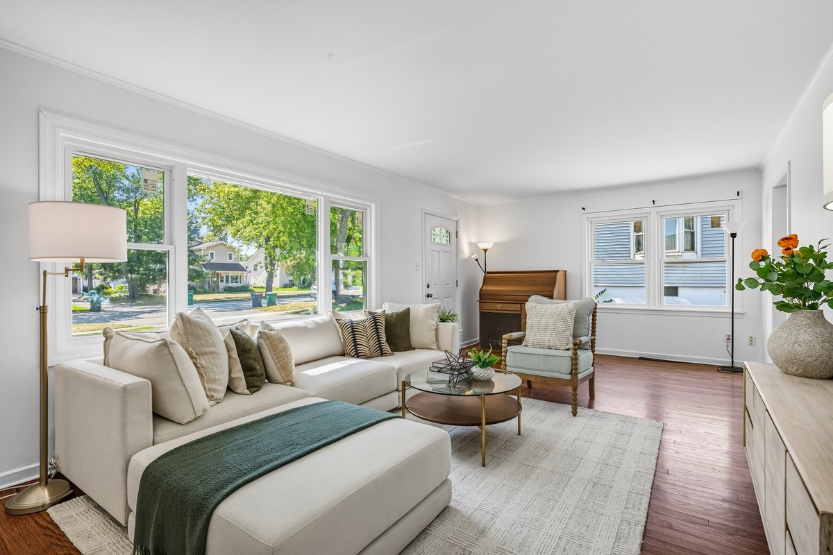 124 W Sunset Avenue
