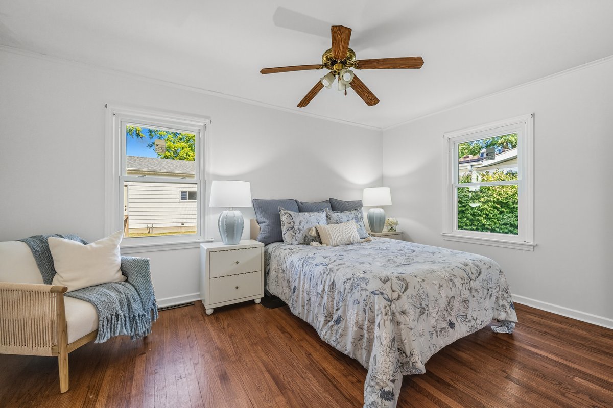 124 W Sunset Avenue