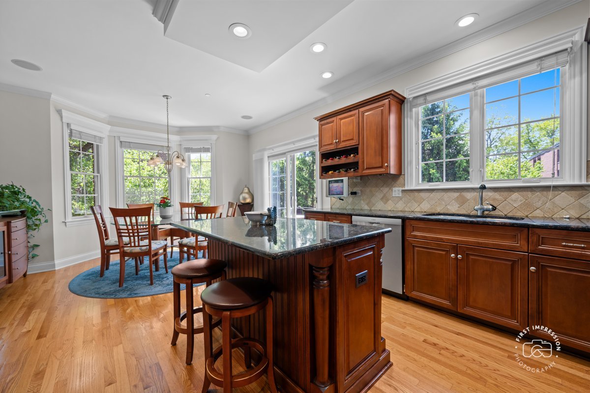 1127 Gilbert Avenue Unit: 1127