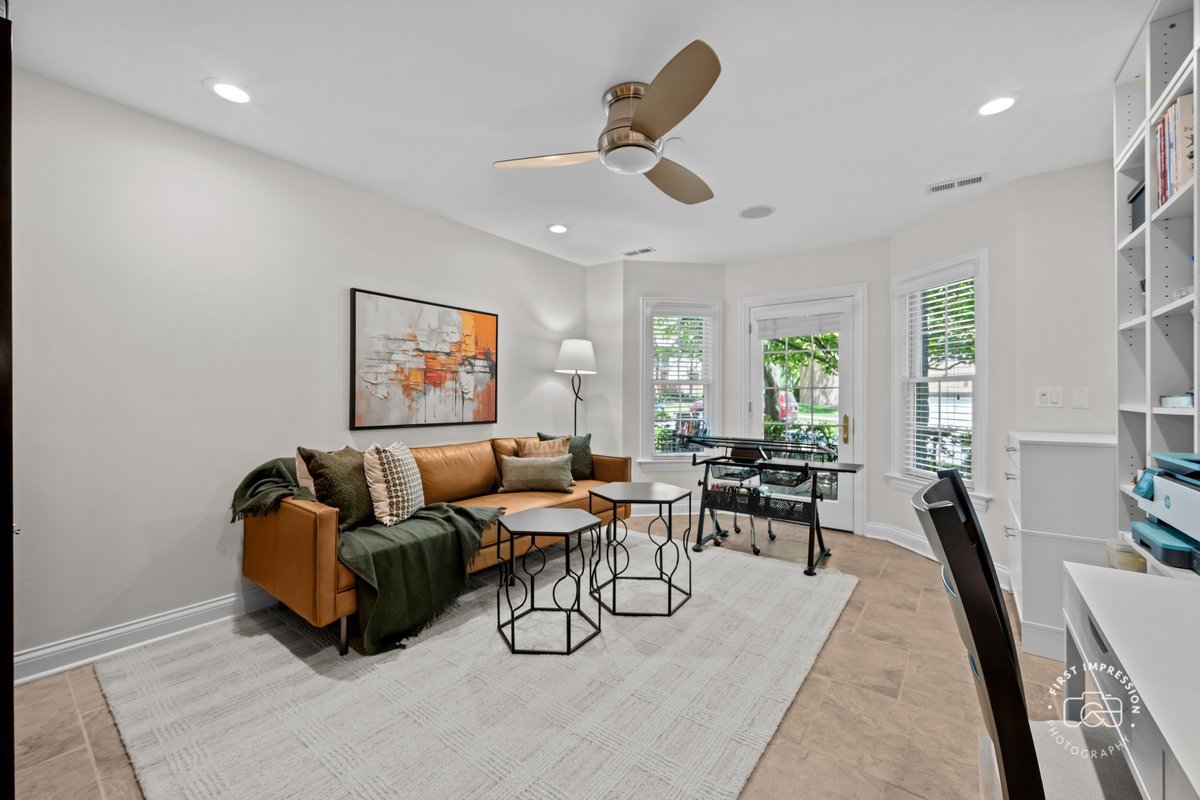 1127 Gilbert Avenue Unit: 1127