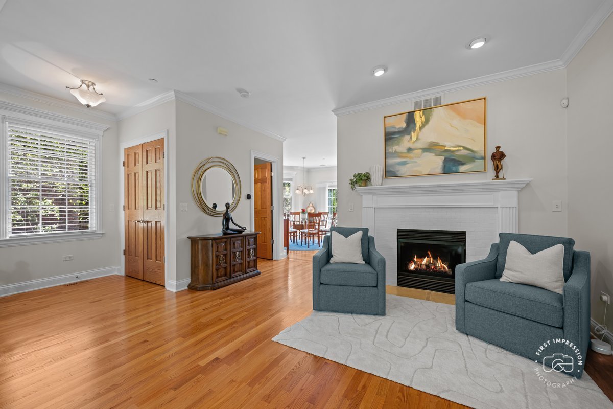 1127 Gilbert Avenue Unit: 1127