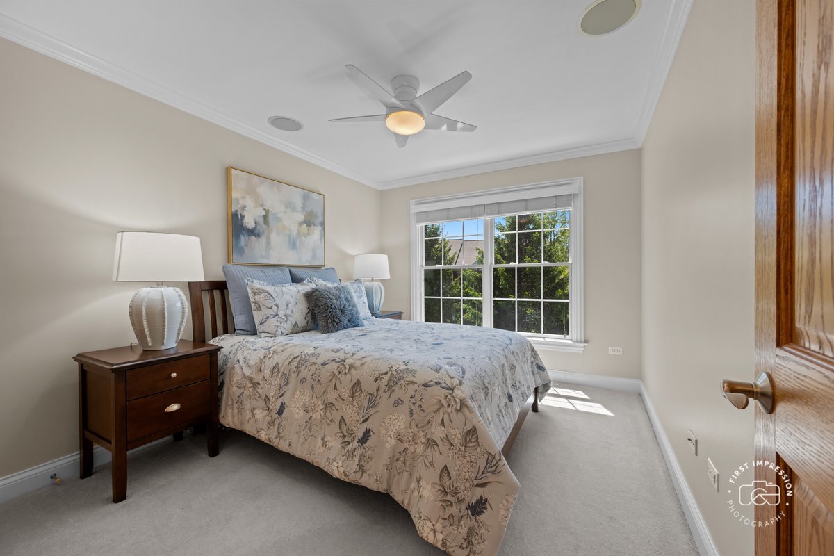 1127 Gilbert Avenue Unit: 1127