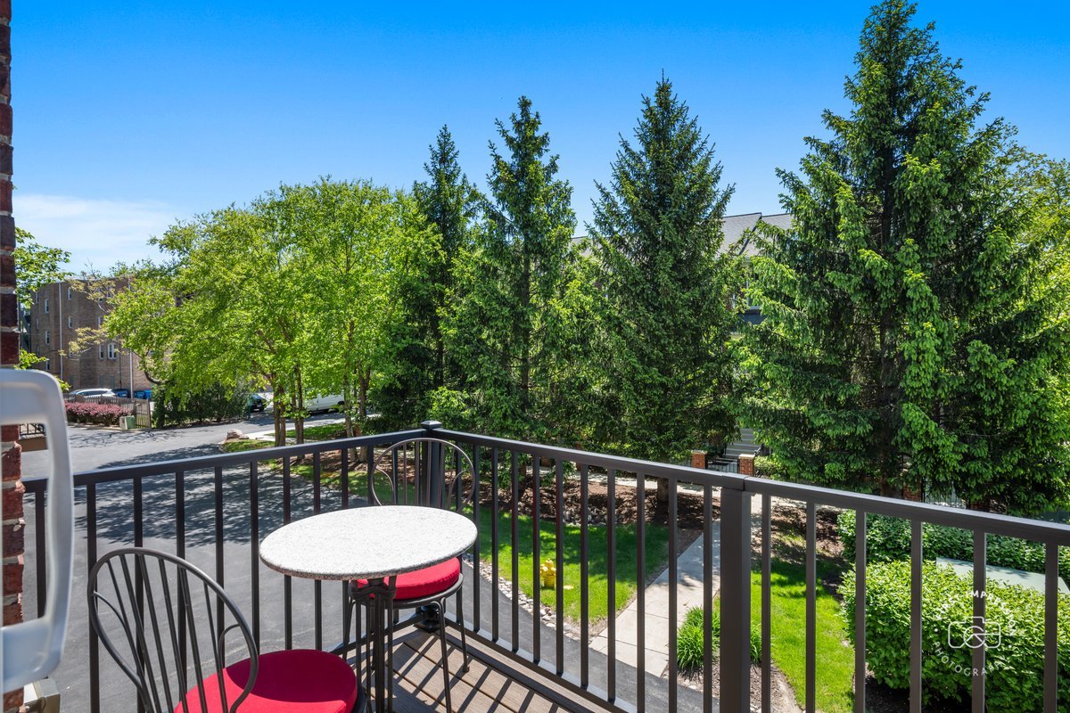 1127 Gilbert Avenue Unit: 1127