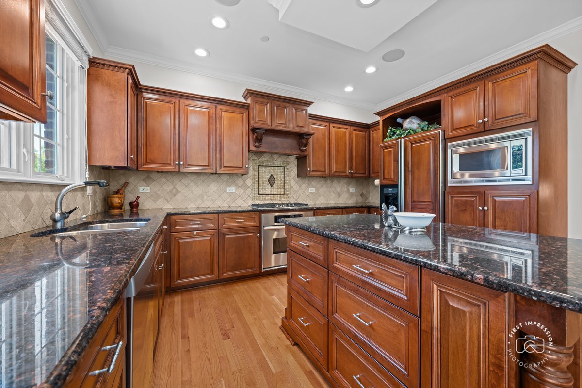 1127 Gilbert Avenue Unit: 1127