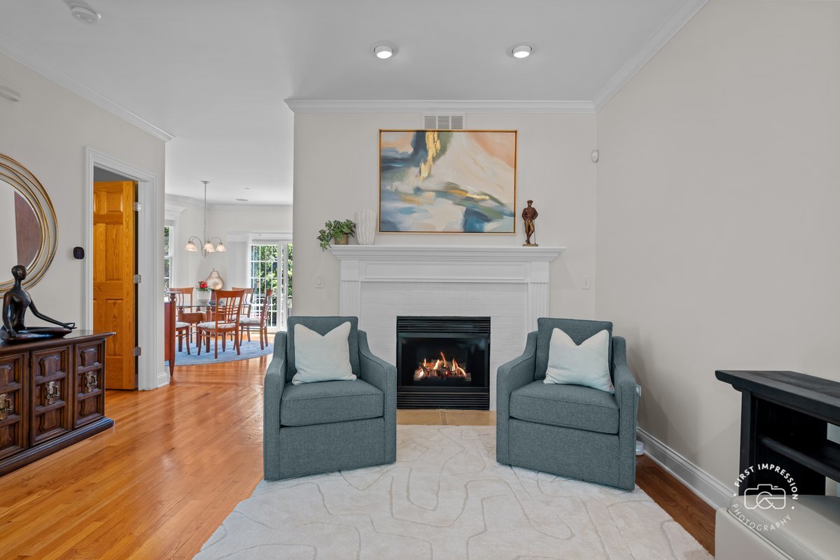 1127 Gilbert Avenue Unit: 1127
