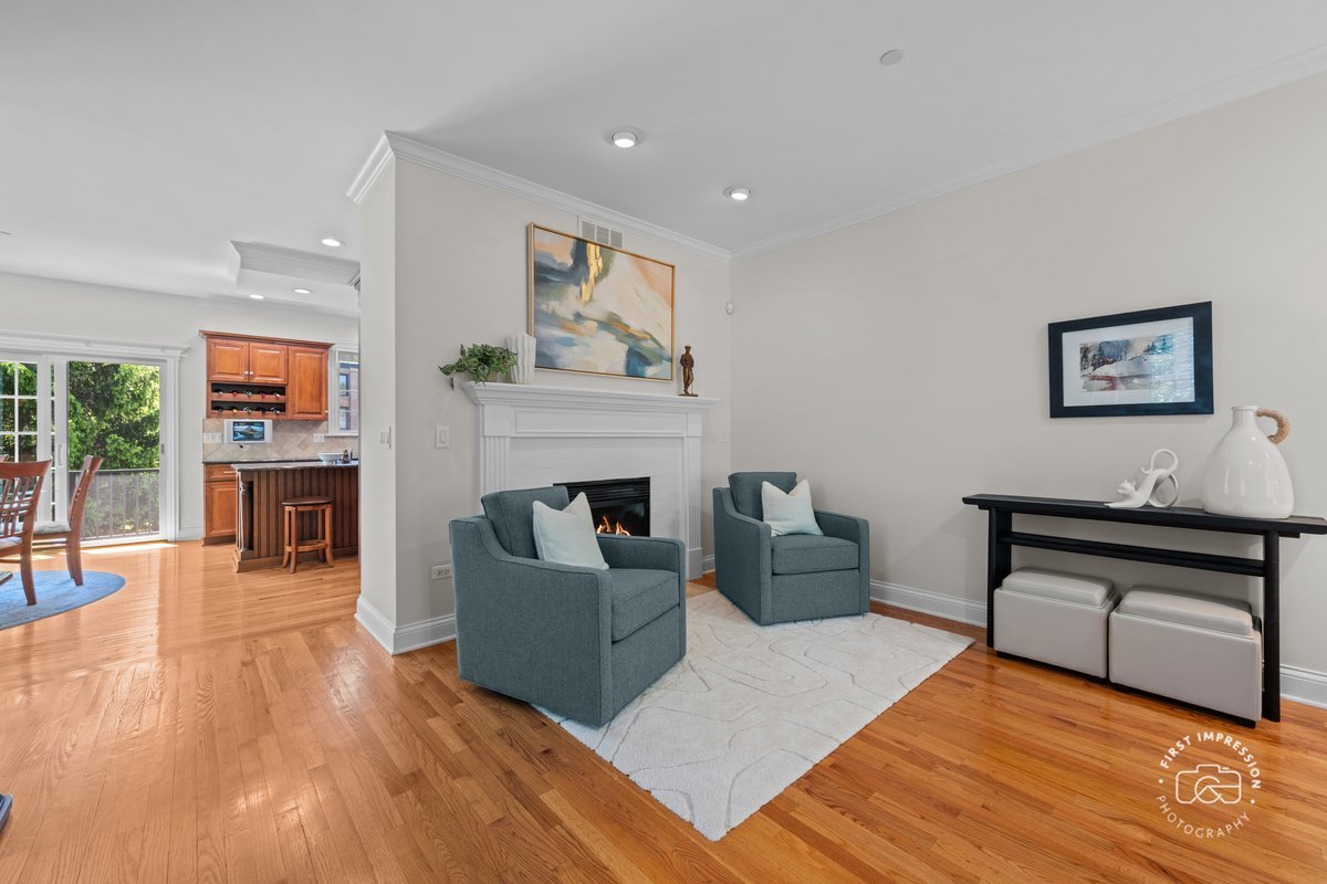 1127 Gilbert Avenue Unit: 1127