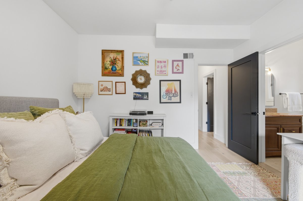1333 N Bosworth Avenue Unit: 2