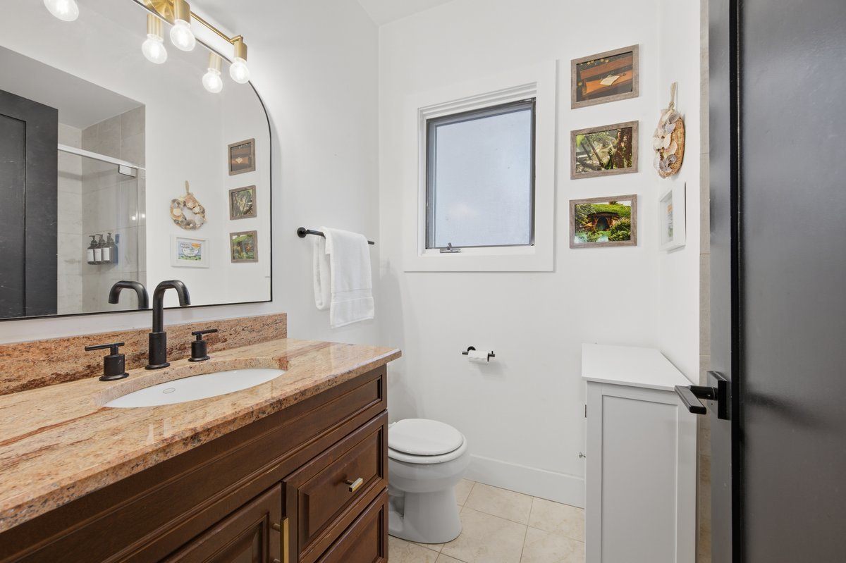 1333 N Bosworth Avenue Unit: 2