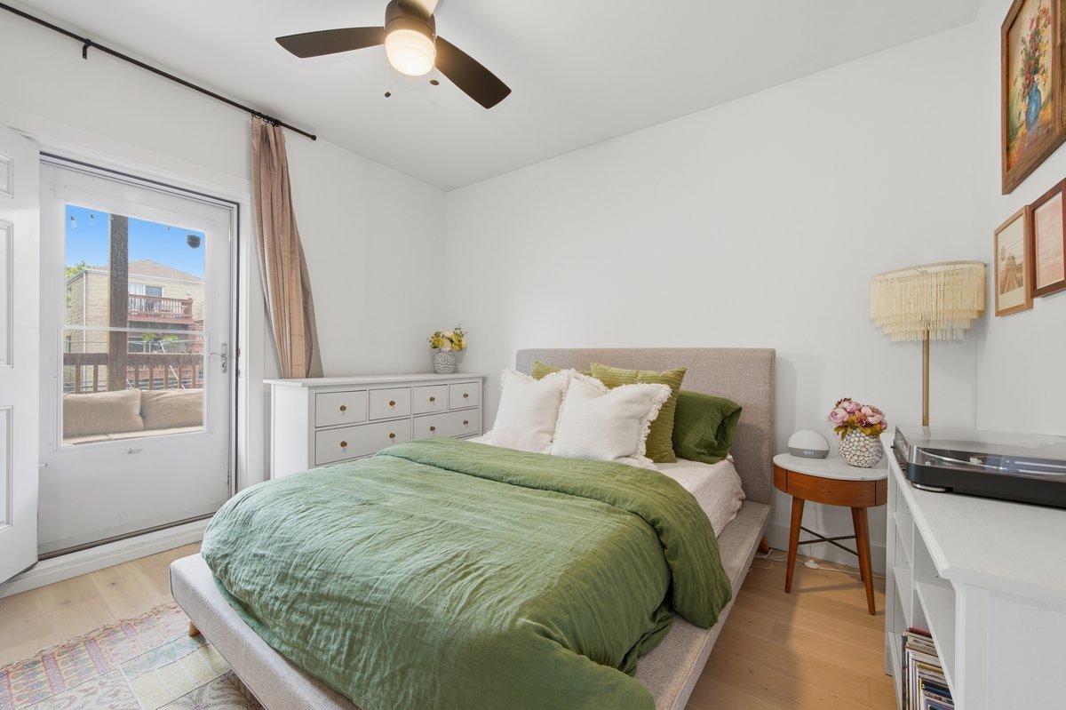 1333 N Bosworth Avenue Unit: 2