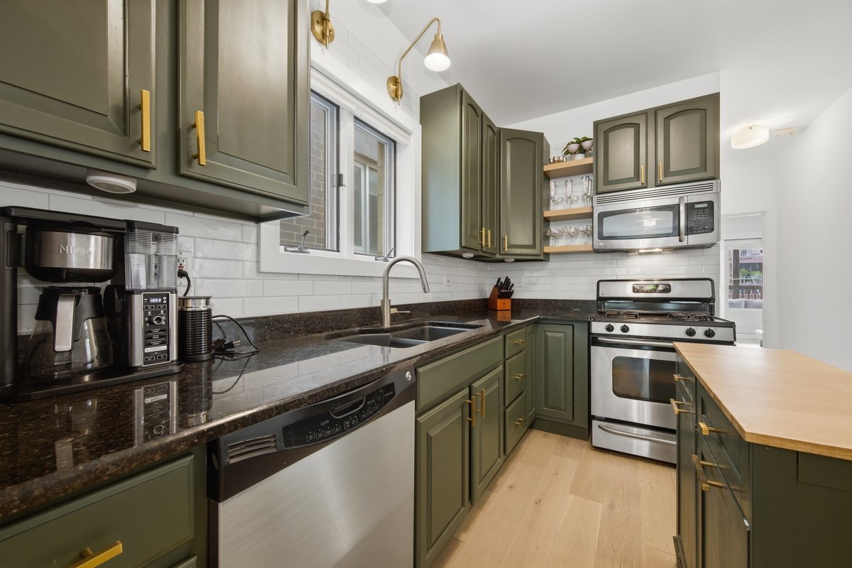 1333 N Bosworth Avenue Unit: 2