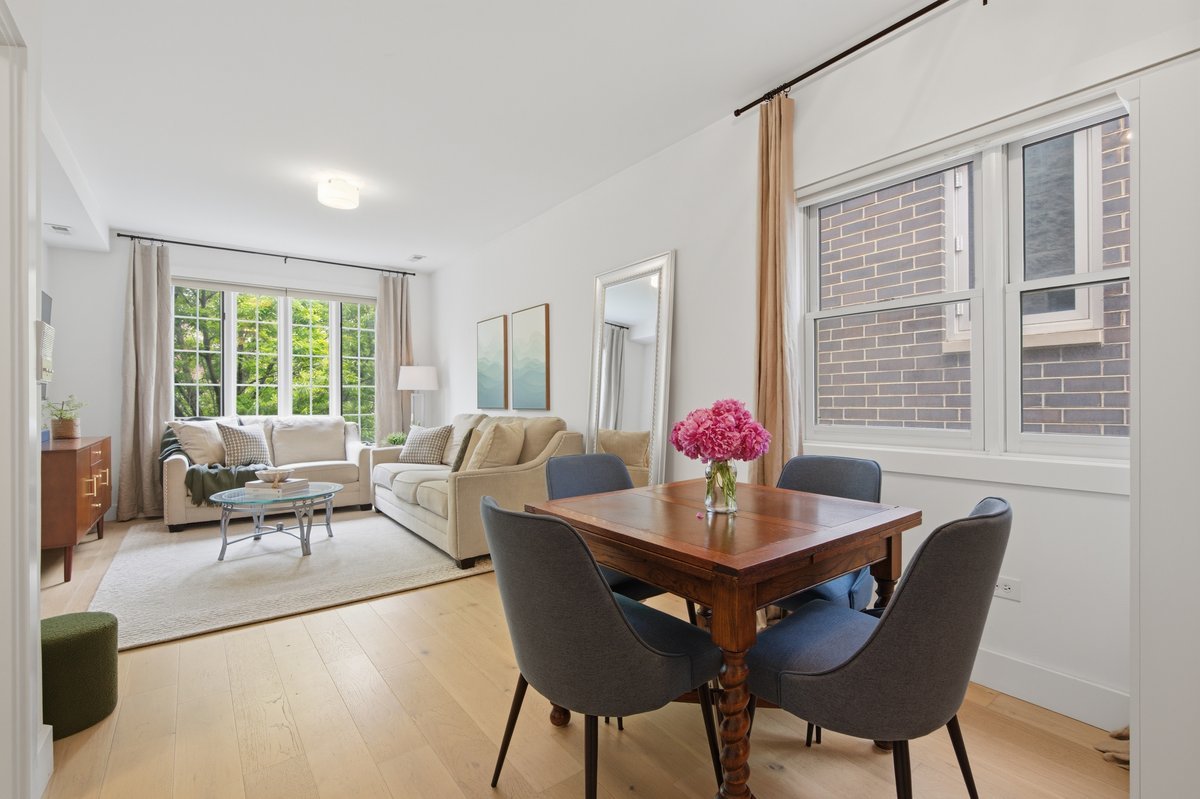 1333 N Bosworth Avenue Unit: 2