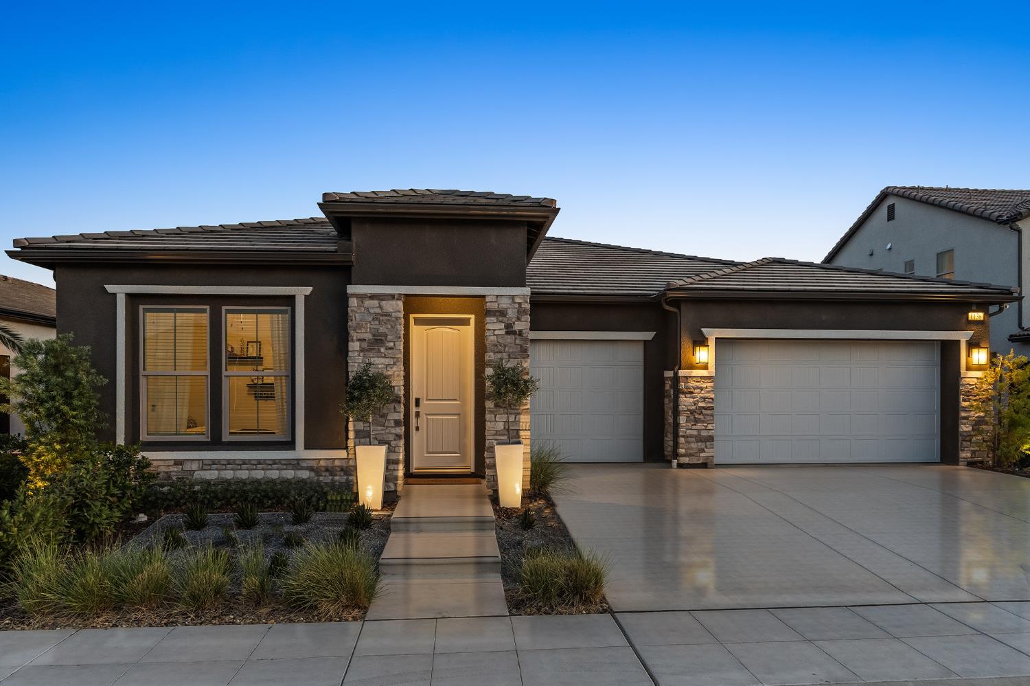 1136 Sophie Drive West