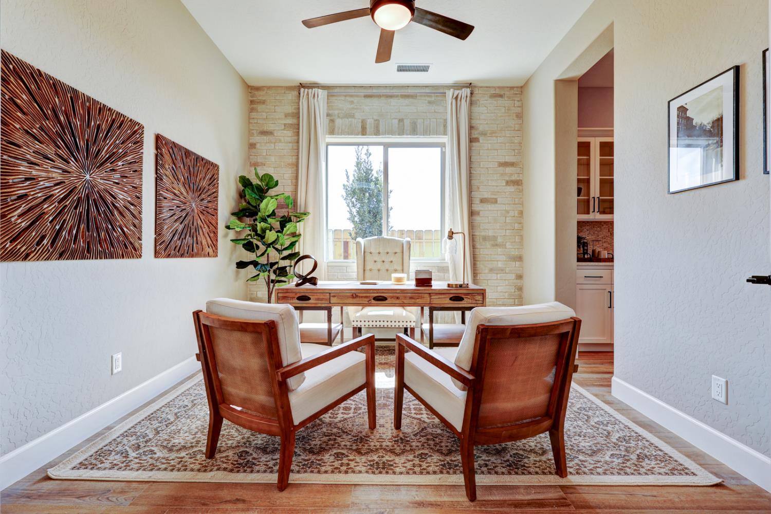 1124 Sophie Drive W